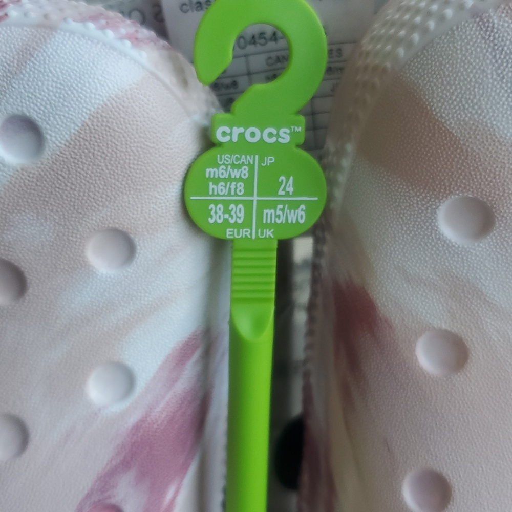 CROCS Pink Marble Print Classic Clog NWT Men 6 Women 8 - Picture 2 of 5